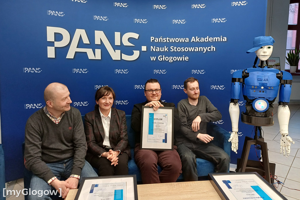 Głogowska uczelnia przedstawiła Adama. Robota Adama
