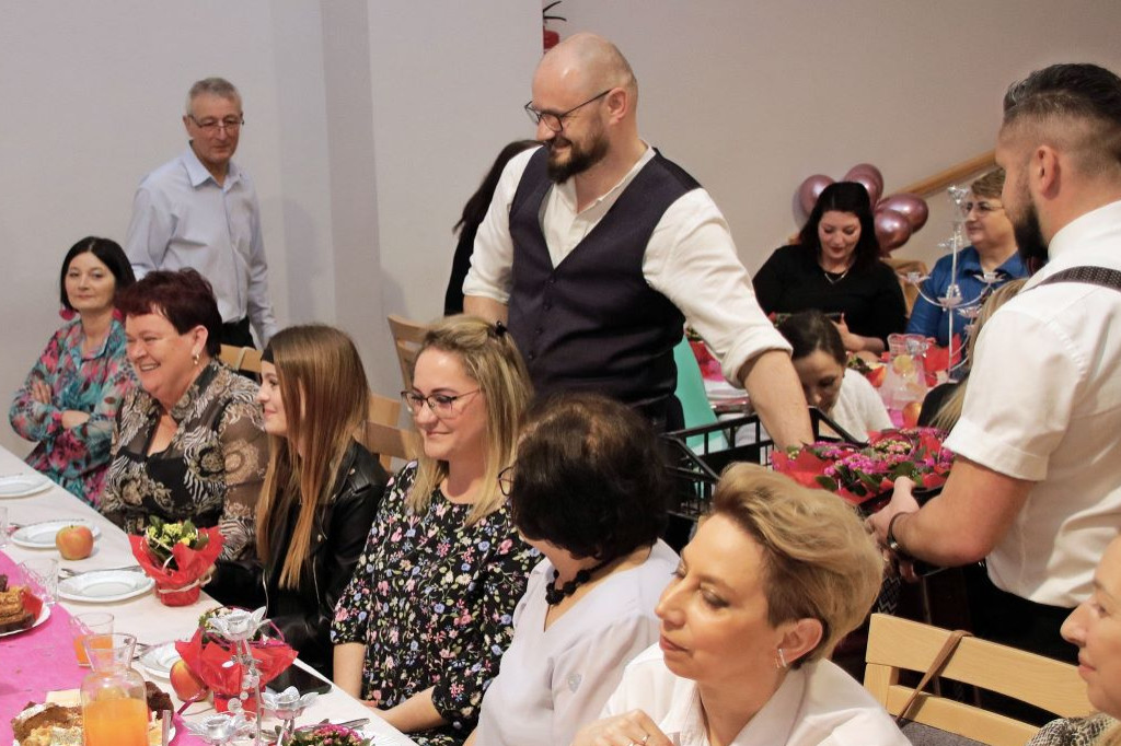 Panie rozpoczęły świętowanie Dnia Kobiet