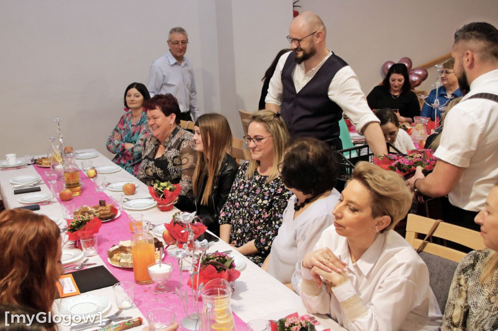 Panie rozpoczęły świętowanie Dnia Kobiet