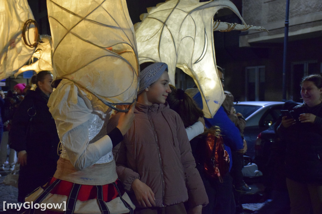 Parada uliczna A3 Teatru na rozpoczęcie wiosny