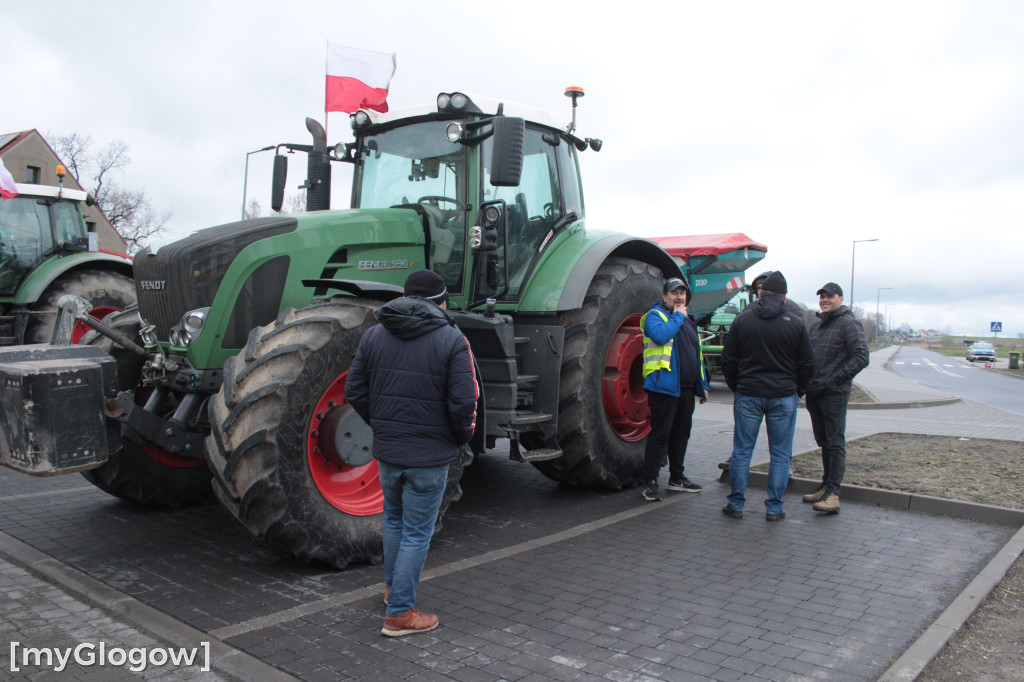 Protest rolników przed Urzędem Gminy w Radwanicach zakończył się kompromisem