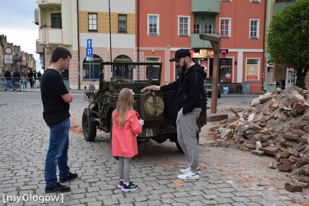 Pod ratuszem przed festiwalem historycznym