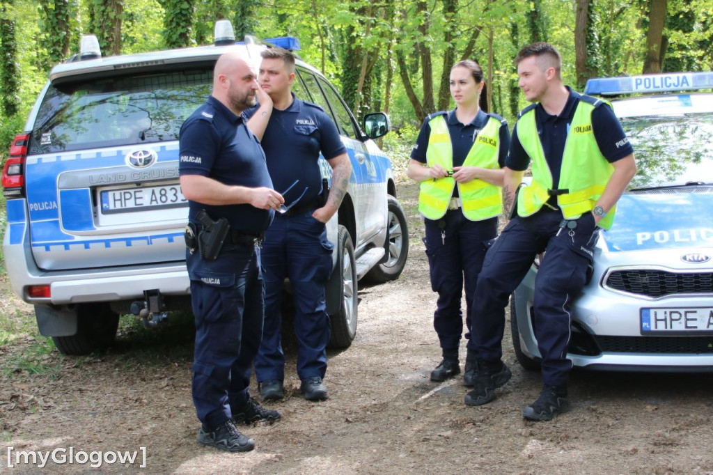 W Sławie potrącone rowerzystki, rozbite auto i dryfujący nurek