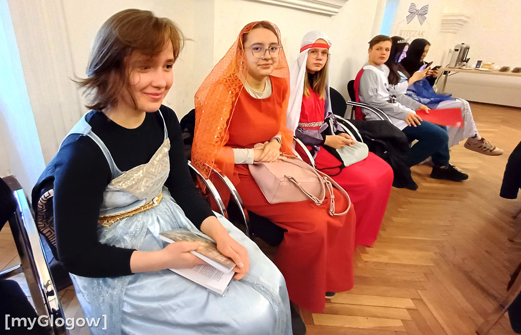 Dziś w Głogowie uczniowie ruszyli śladem gołębia