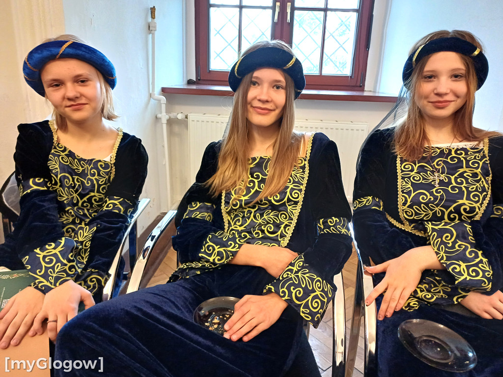 Dziś w Głogowie uczniowie ruszyli śladem gołębia