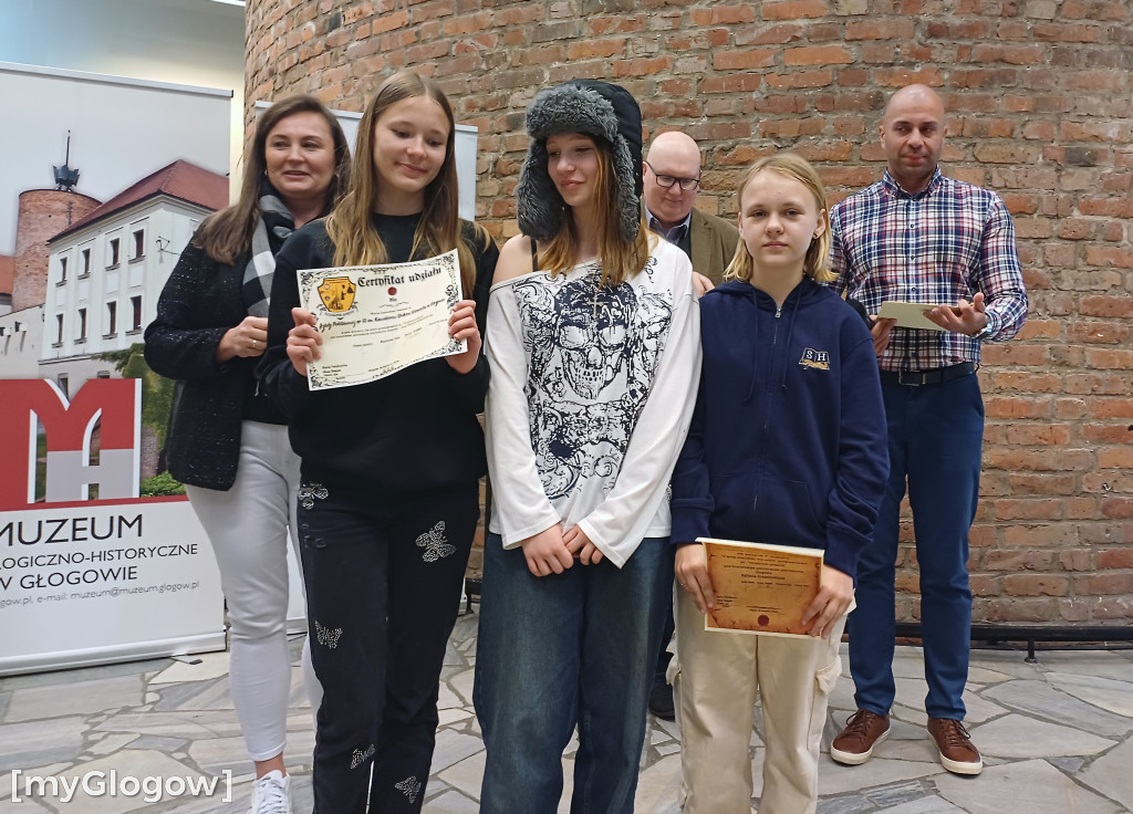 Dziś w Głogowie uczniowie ruszyli śladem gołębia