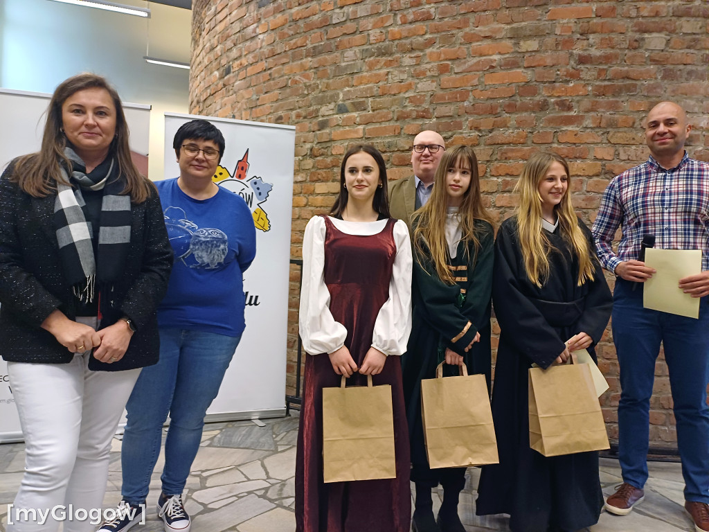 Dziś w Głogowie uczniowie ruszyli śladem gołębia