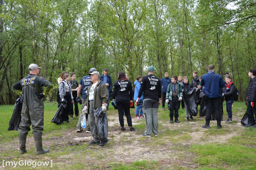 Akcja sprzątania nad Odrą w Głogowie. Ogromne ilości śmieci