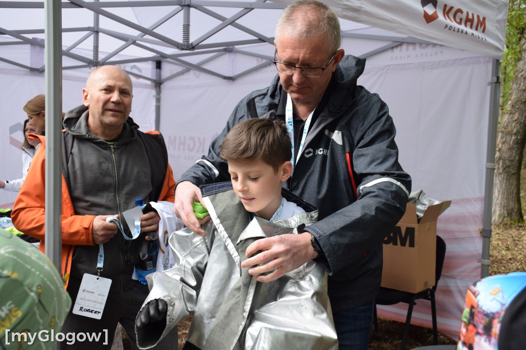 Wolontariusze sadzili las pod Hutą Miedzi Głogów