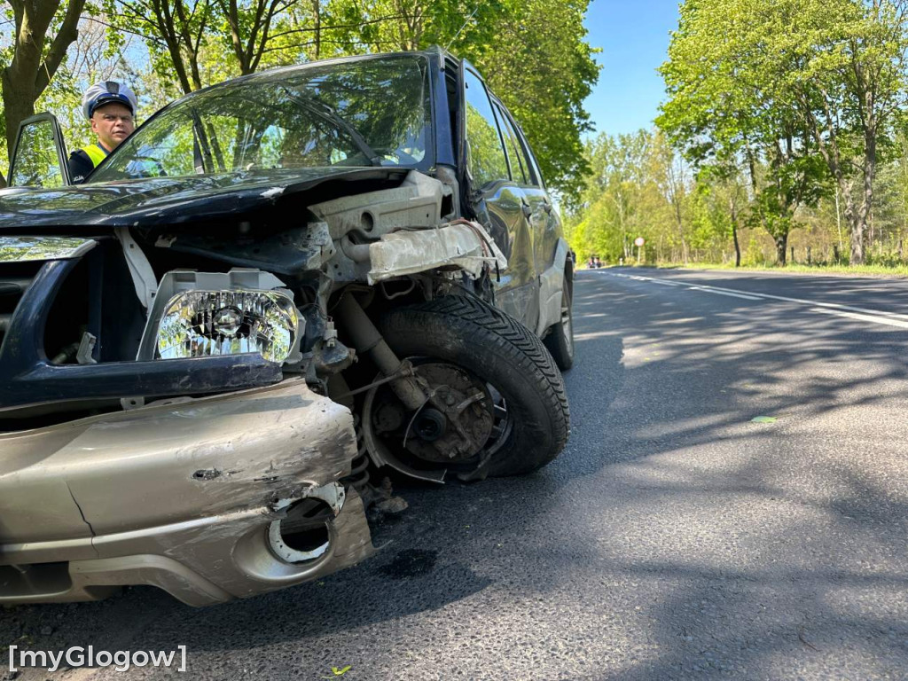 Kolizja przez muchę. Mercedes i suzuki rozbite