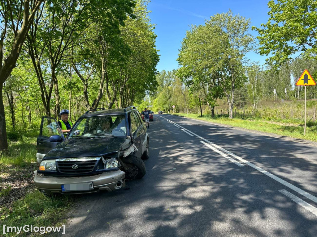 Kolizja przez muchę. Mercedes i suzuki rozbite