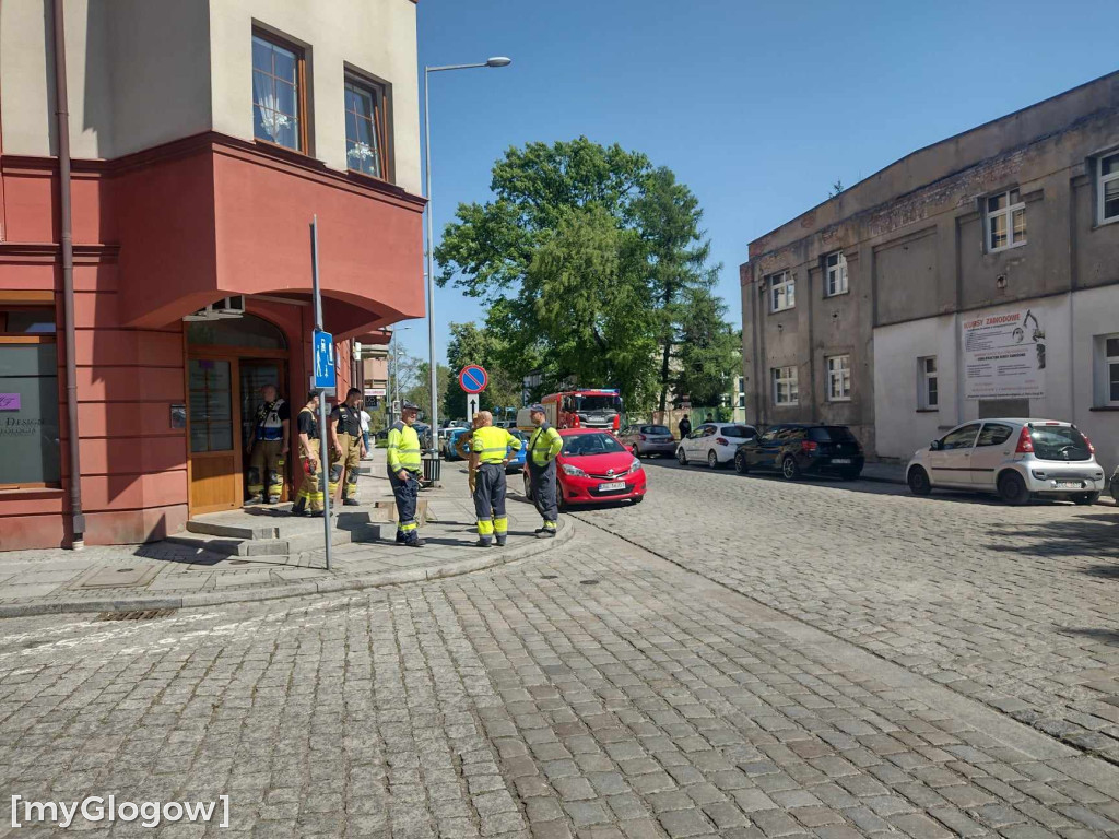 Zapach gazu na starówce w Głogowie. Straż szuka źródła