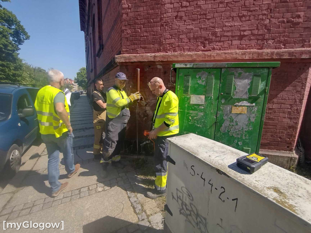 Zapach gazu na starówce w Głogowie. Straż szuka źródła