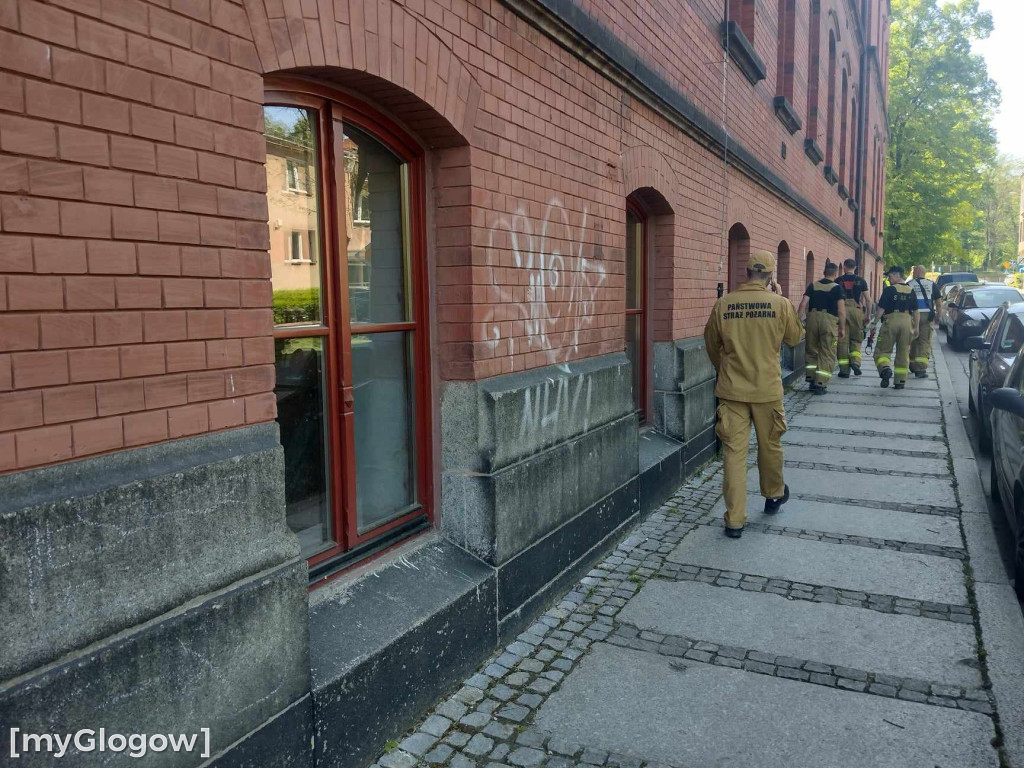 Zapach gazu na starówce w Głogowie. Straż szuka źródła