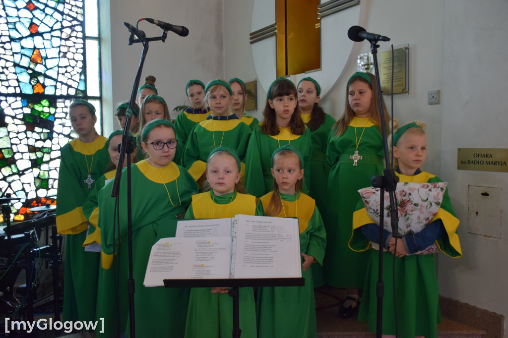 Pierwsza komunia w parafii św. Klemensa w Głogowie