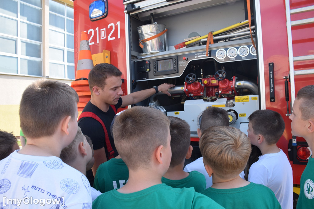 Strażacy w SP 11 na Dniu Dziecka