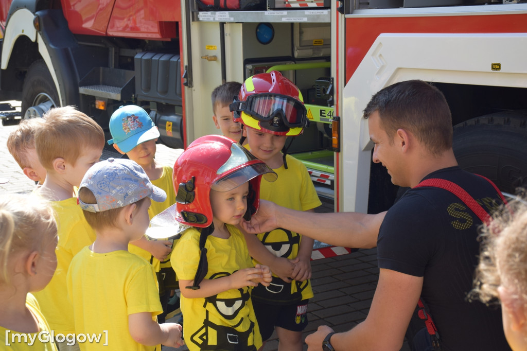 Strażacy w SP 11 na Dniu Dziecka
