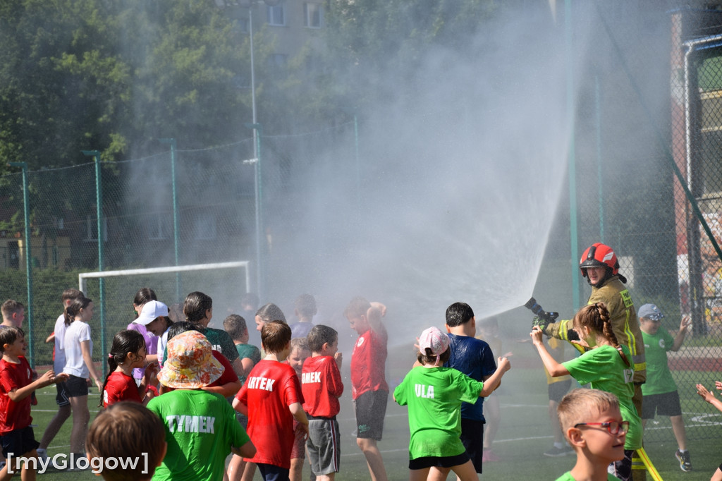 Strażacy w SP 11 na Dniu Dziecka