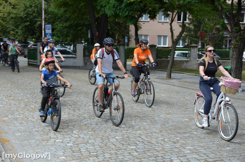 Rajd rowerowy i piknik z atrakcjami przy PANS w Głogowie