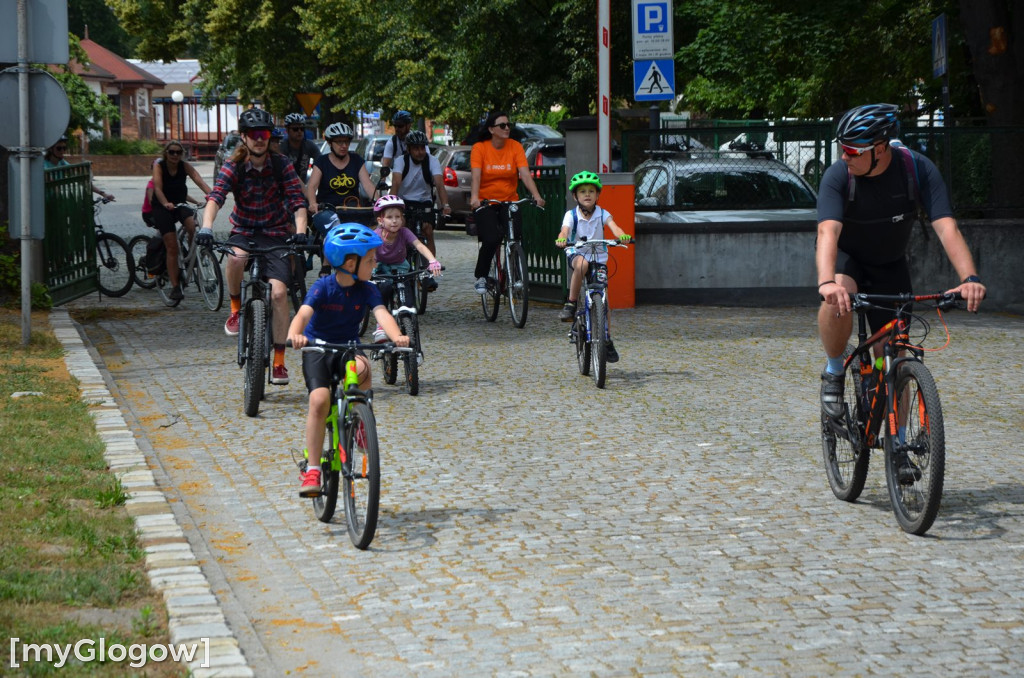 Rajd rowerowy i piknik z atrakcjami przy PANS w Głogowie