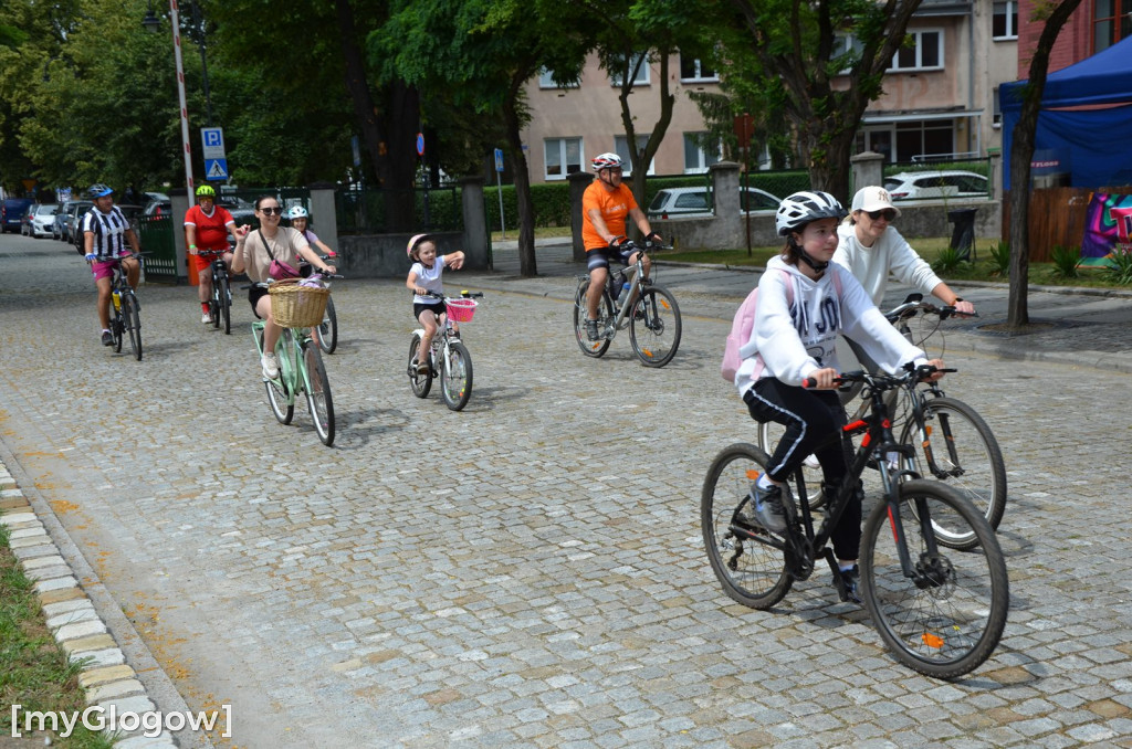 Rajd rowerowy i piknik z atrakcjami przy PANS w Głogowie