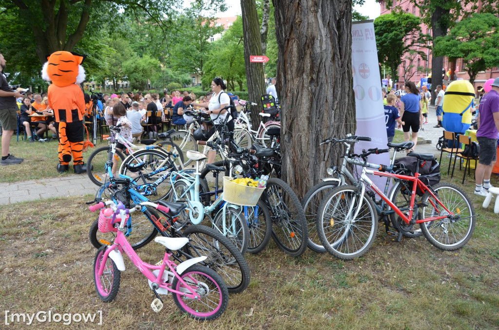 Rajd rowerowy i piknik z atrakcjami przy PANS w Głogowie