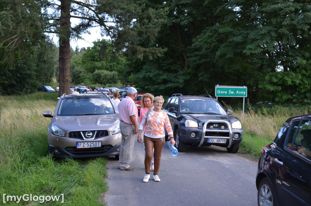 Poświęcenie samochodów pod Górą Świętej Anny koło Głogowa