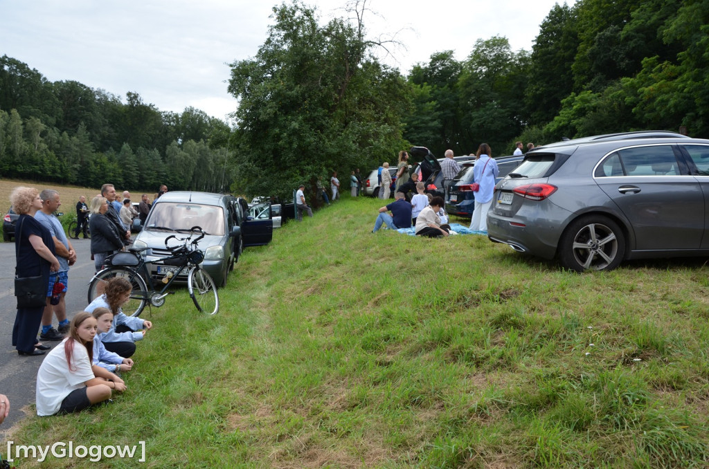 Poświęcenie samochodów pod Górą Świętej Anny koło Głogowa