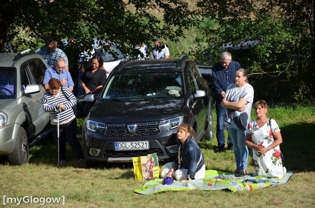 Poświęcenie samochodów pod Górą Świętej Anny koło Głogowa