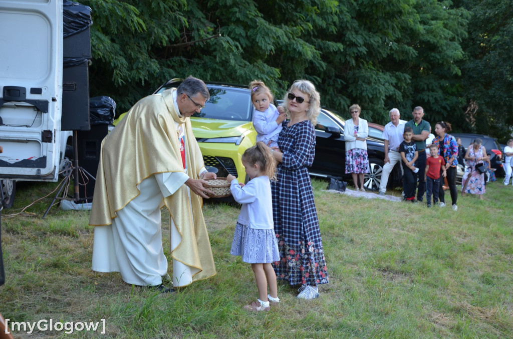 Poświęcenie samochodów pod Górą Świętej Anny koło Głogowa