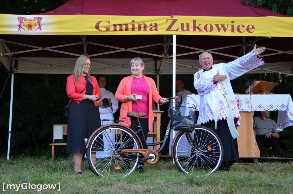 Poświęcenie samochodów pod Górą Świętej Anny koło Głogowa