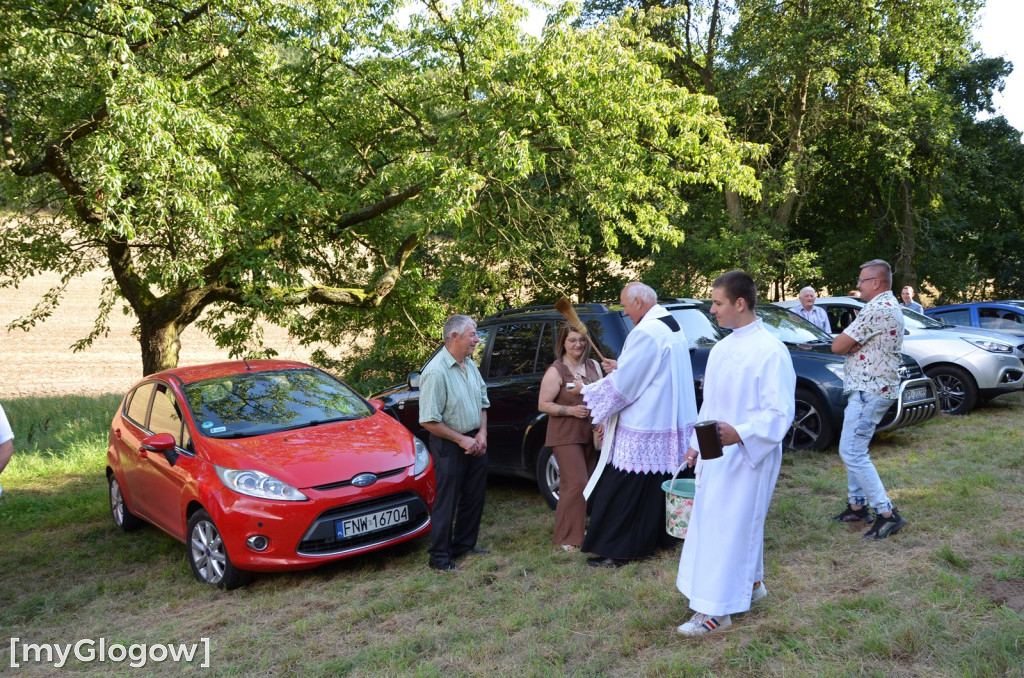 Poświęcenie samochodów pod Górą Świętej Anny koło Głogowa