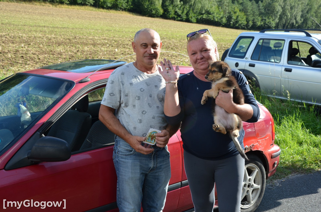 Poświęcenie samochodów pod Górą Świętej Anny koło Głogowa