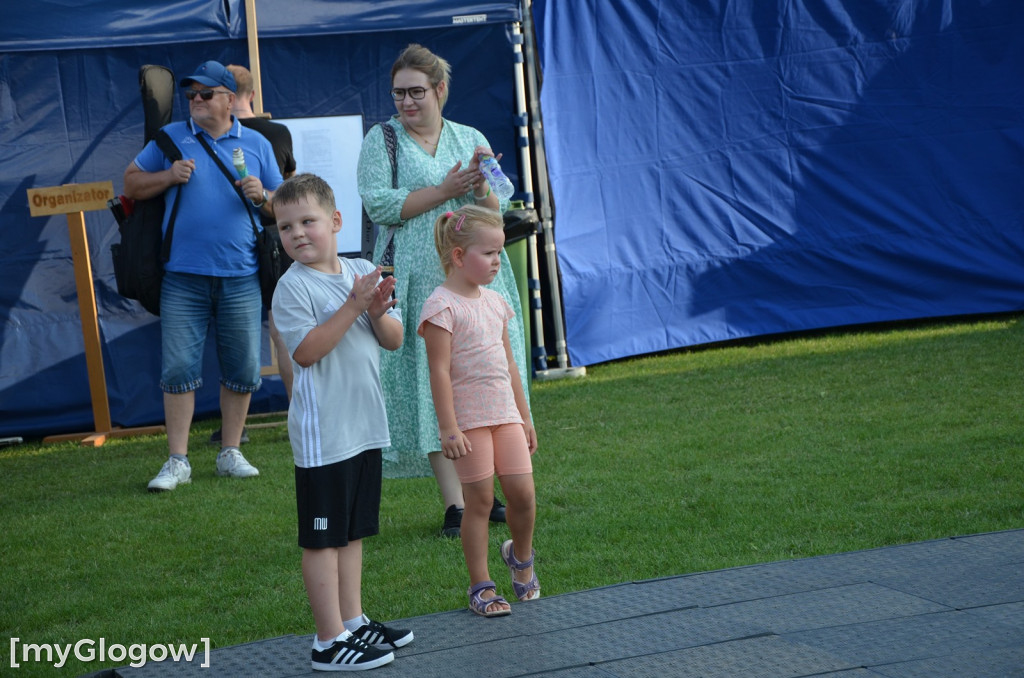 Przebojowa sobota w Jaczowie pod Głogowem. Zabawa trwa!