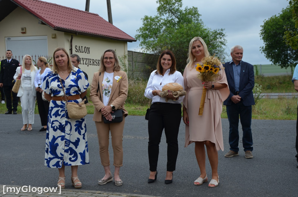 Gmina Jerzmanowa bawi  się na dożynkach w Potoczku