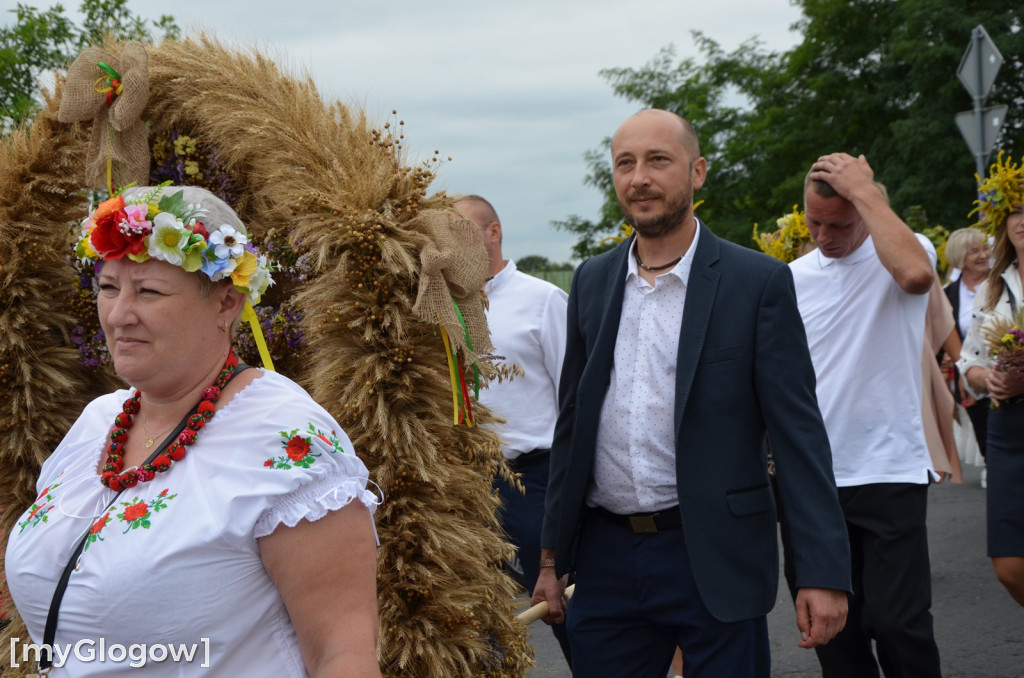 Gmina Jerzmanowa bawi  się na dożynkach w Potoczku