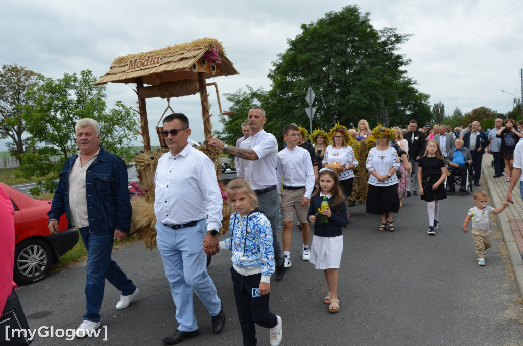 Gmina Jerzmanowa bawi  się na dożynkach w Potoczku