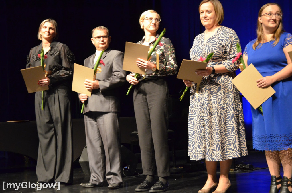 Dzień Nauczyciela w Głogowie. Medale, nagrody i koncert w MOK