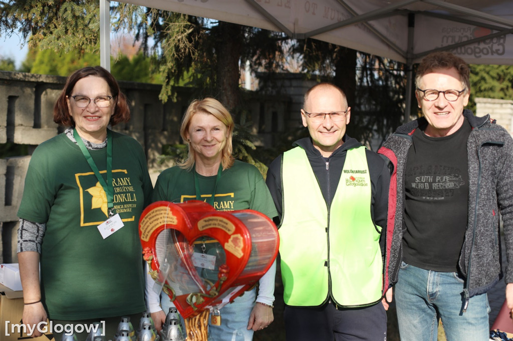 Rozpoczęła się akcja fundacji na cmentarzach