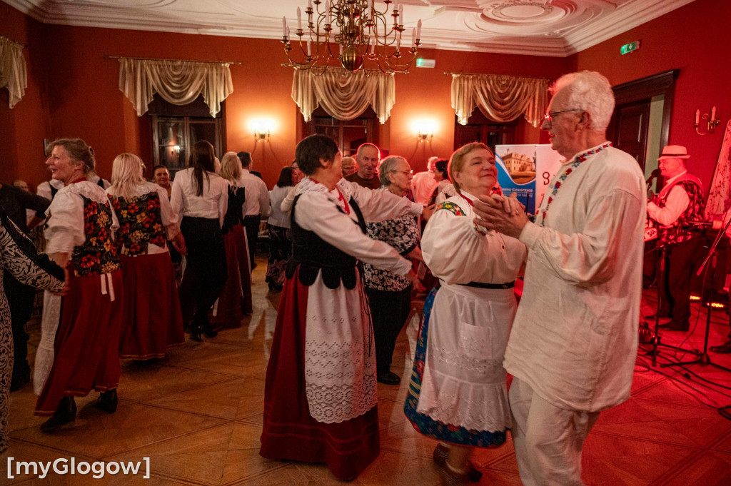 Folkowe Andrzejki w gaworzyckim pałacu