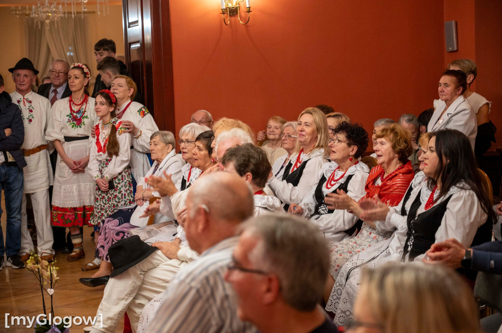 Folkowe Andrzejki w gaworzyckim pałacu