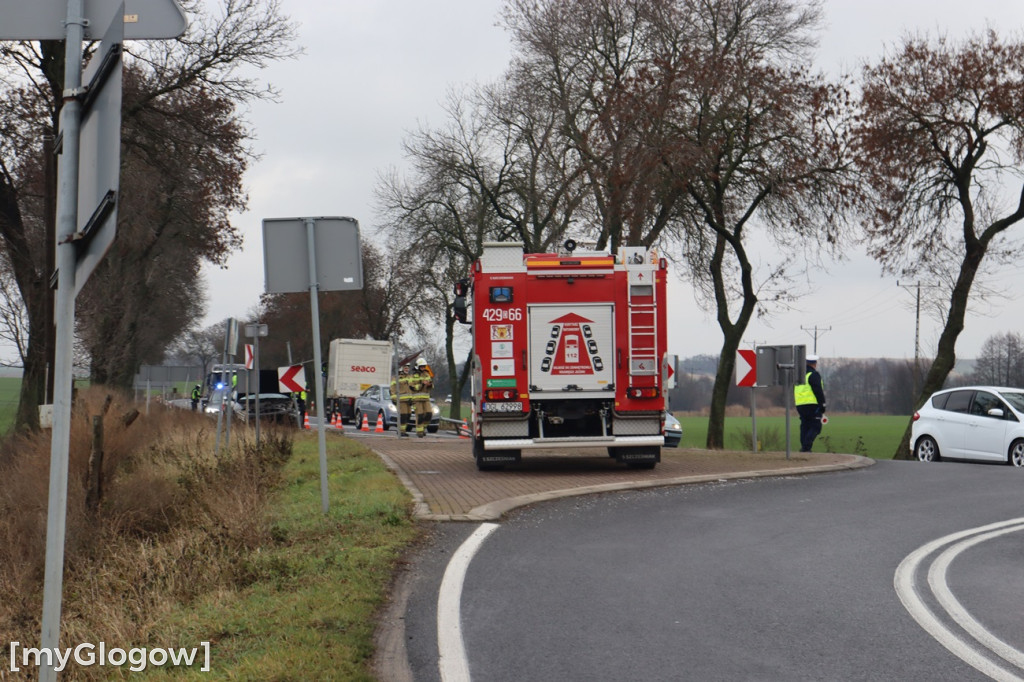 Ciężarówką w osobówkę w Dankowicach