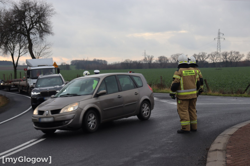 Ciężarówką w osobówkę w Dankowicach