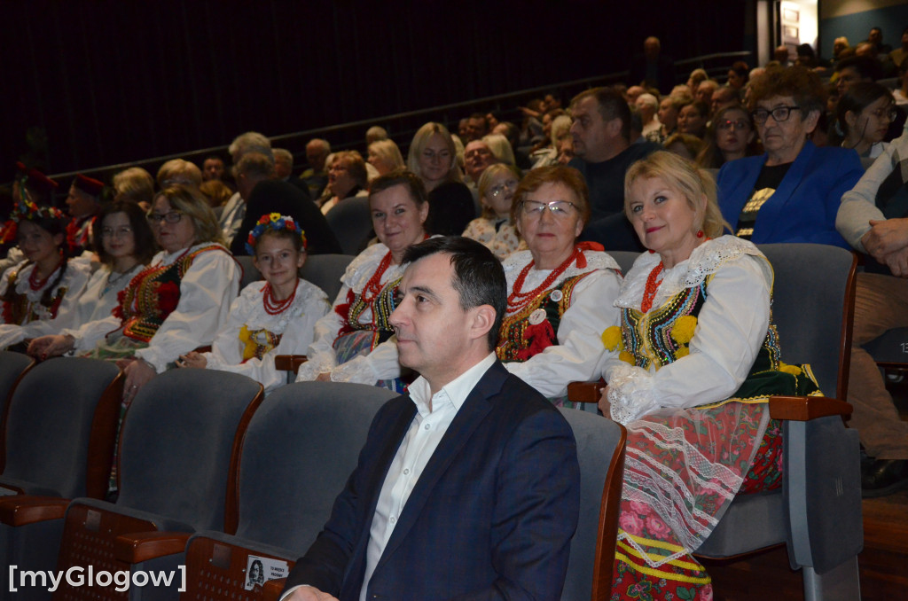 Duma szkoły przyrodniczej w Głogowie na scenie