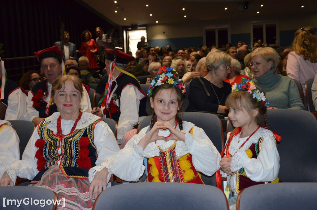 Duma szkoły przyrodniczej w Głogowie na scenie