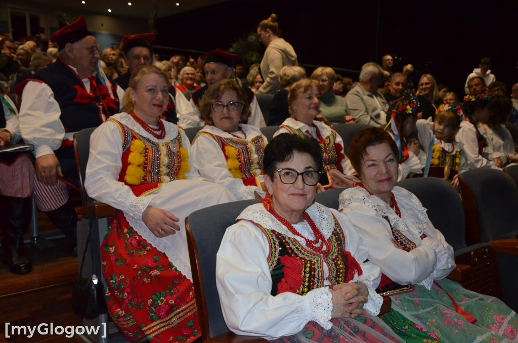 Duma szkoły przyrodniczej w Głogowie na scenie