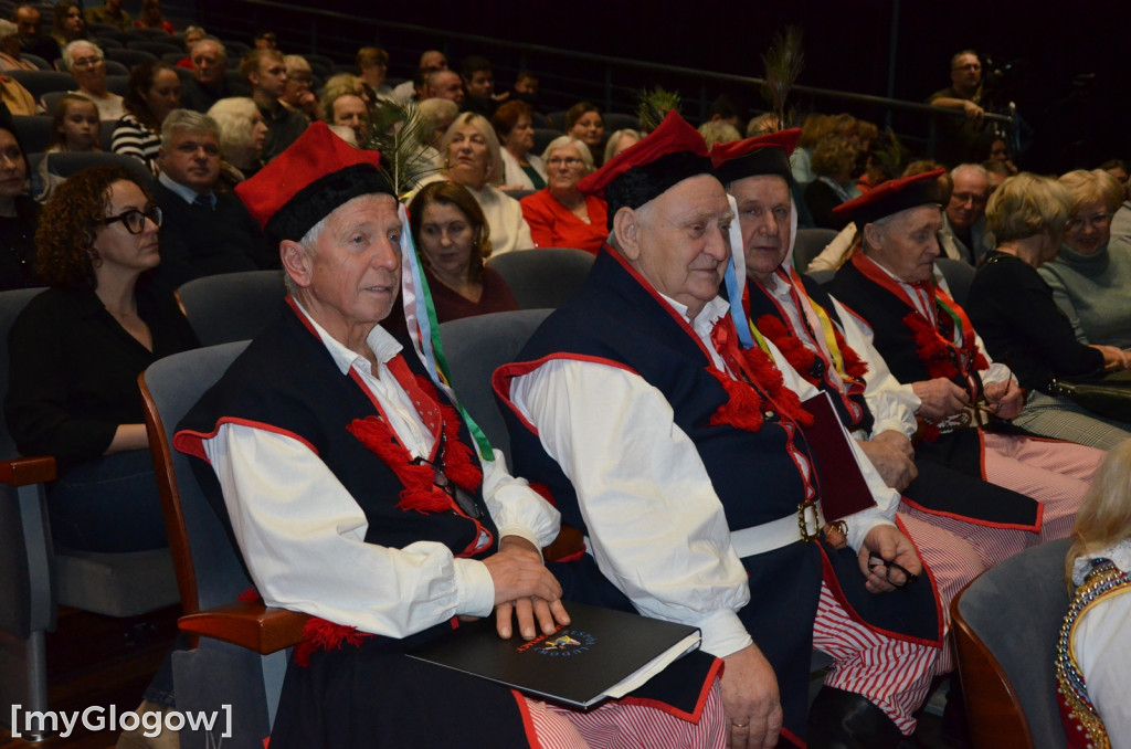 Duma szkoły przyrodniczej w Głogowie na scenie