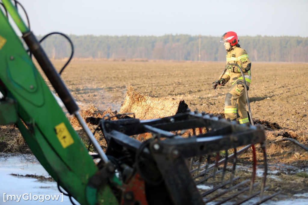 Pożar ciągnika we wsi pod Głogowem