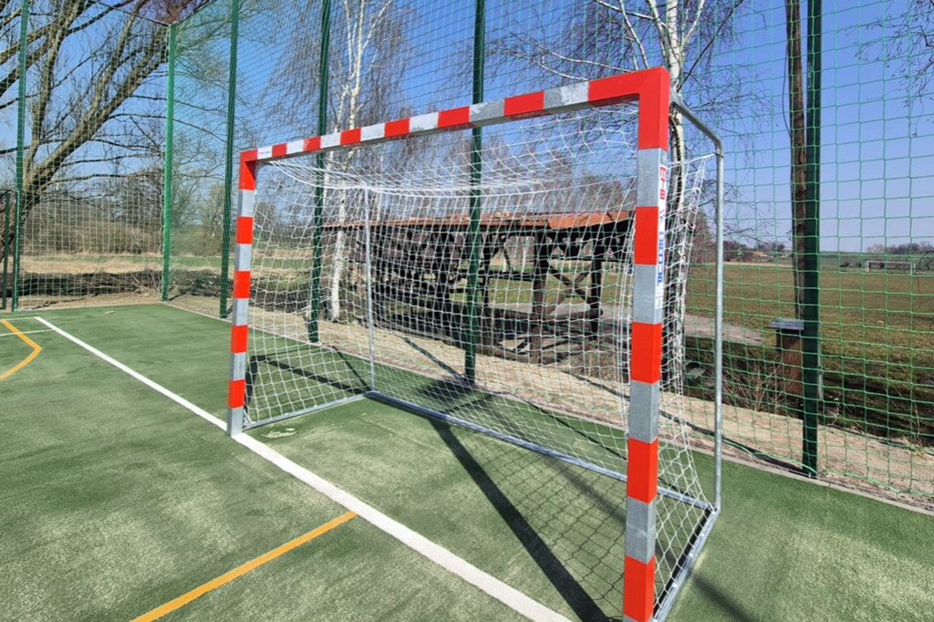 Nowoczesne boisko w Wierzchowicach