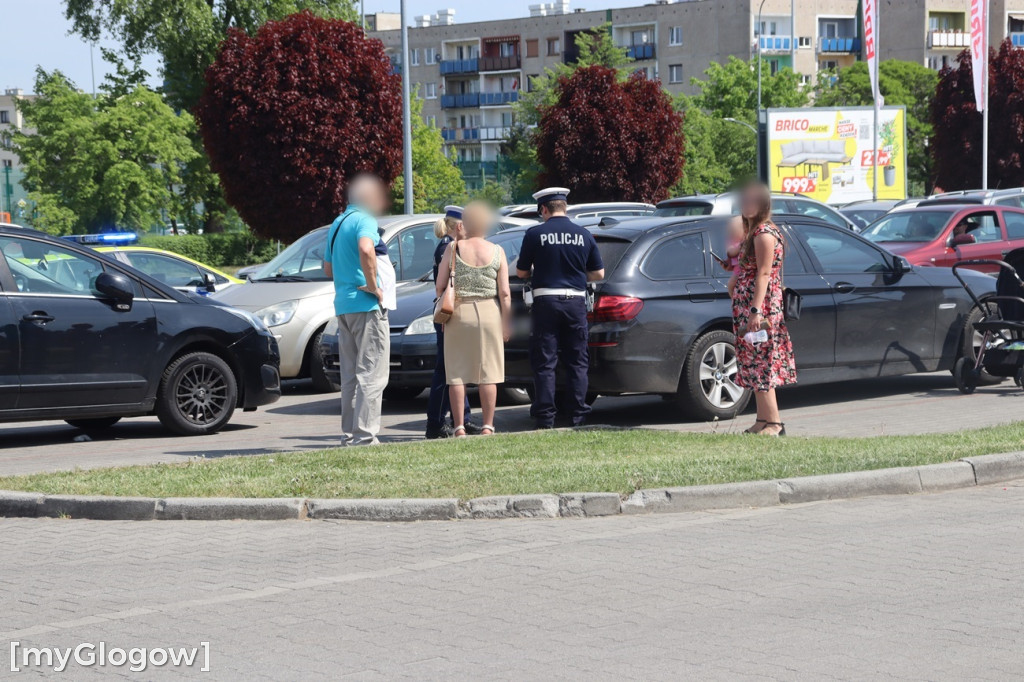 Kolizja na parkingu